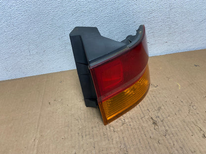 2002 2003 2004 Honda Odyssey Right Passenger Side Tail Light AD1068 LK2