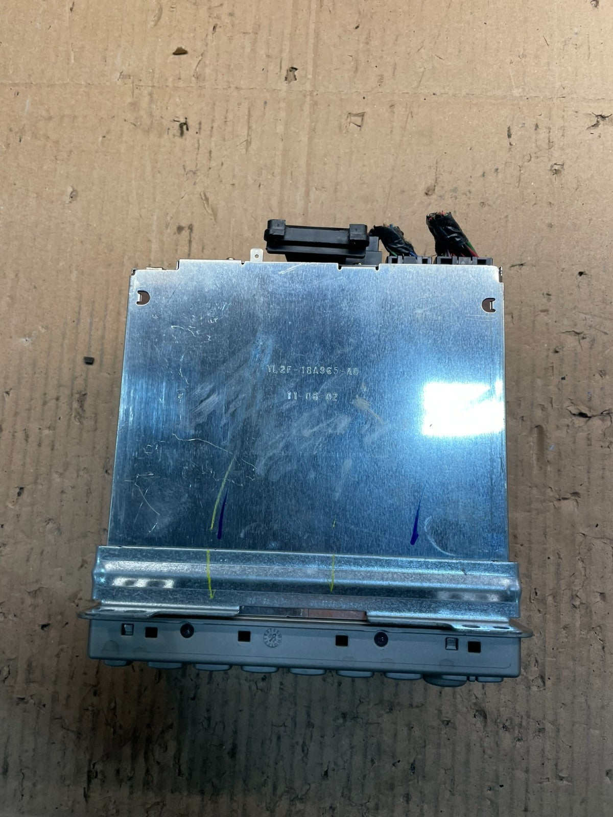 2003 Lincoln Navigator Radio Stereo 6 CD Player AM/FM V1900 DG5
