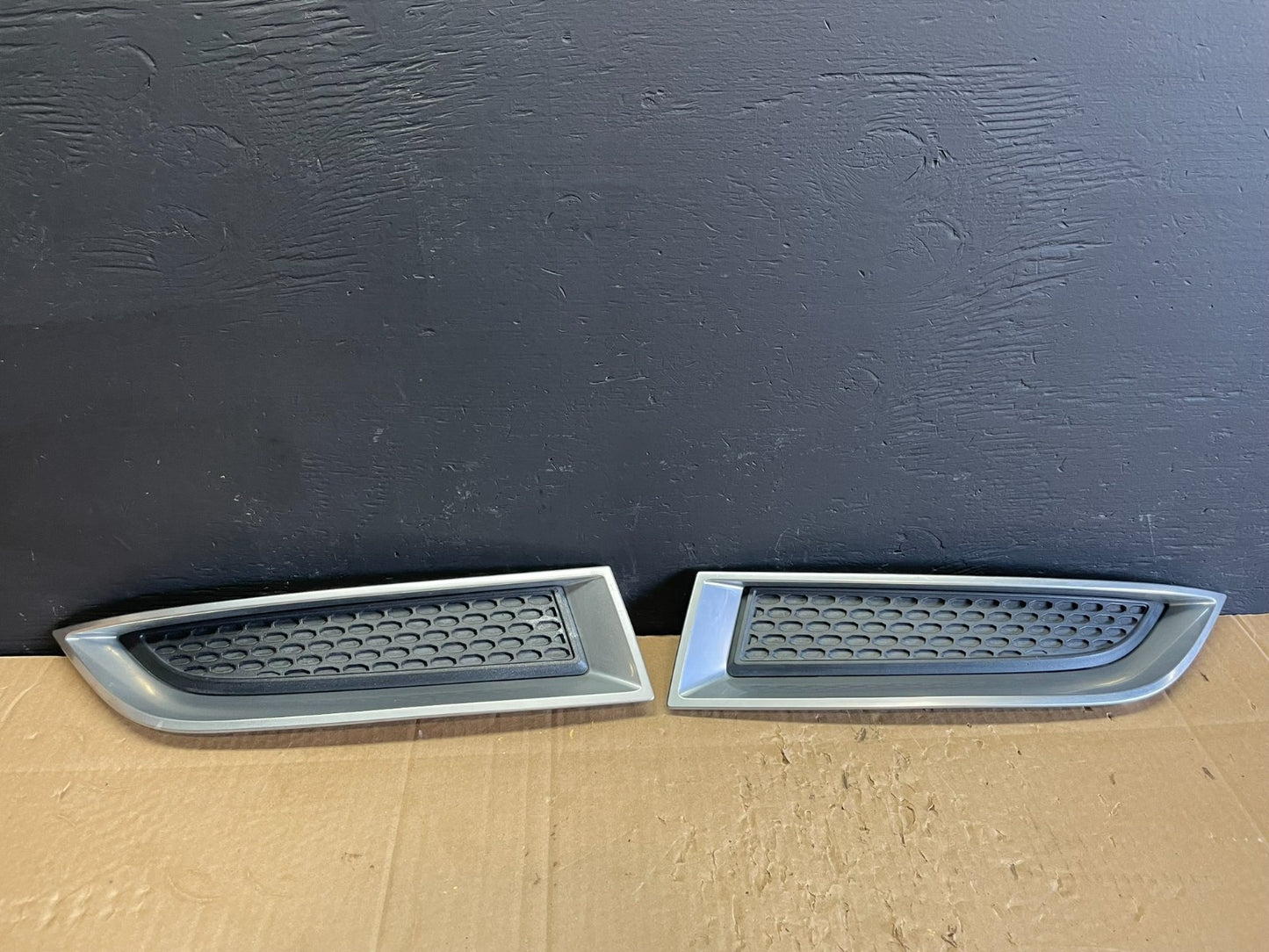 2013 to 2016 GMC Acadia Front Bumper Left+Right Set Grille Cover AB3243 DG0
