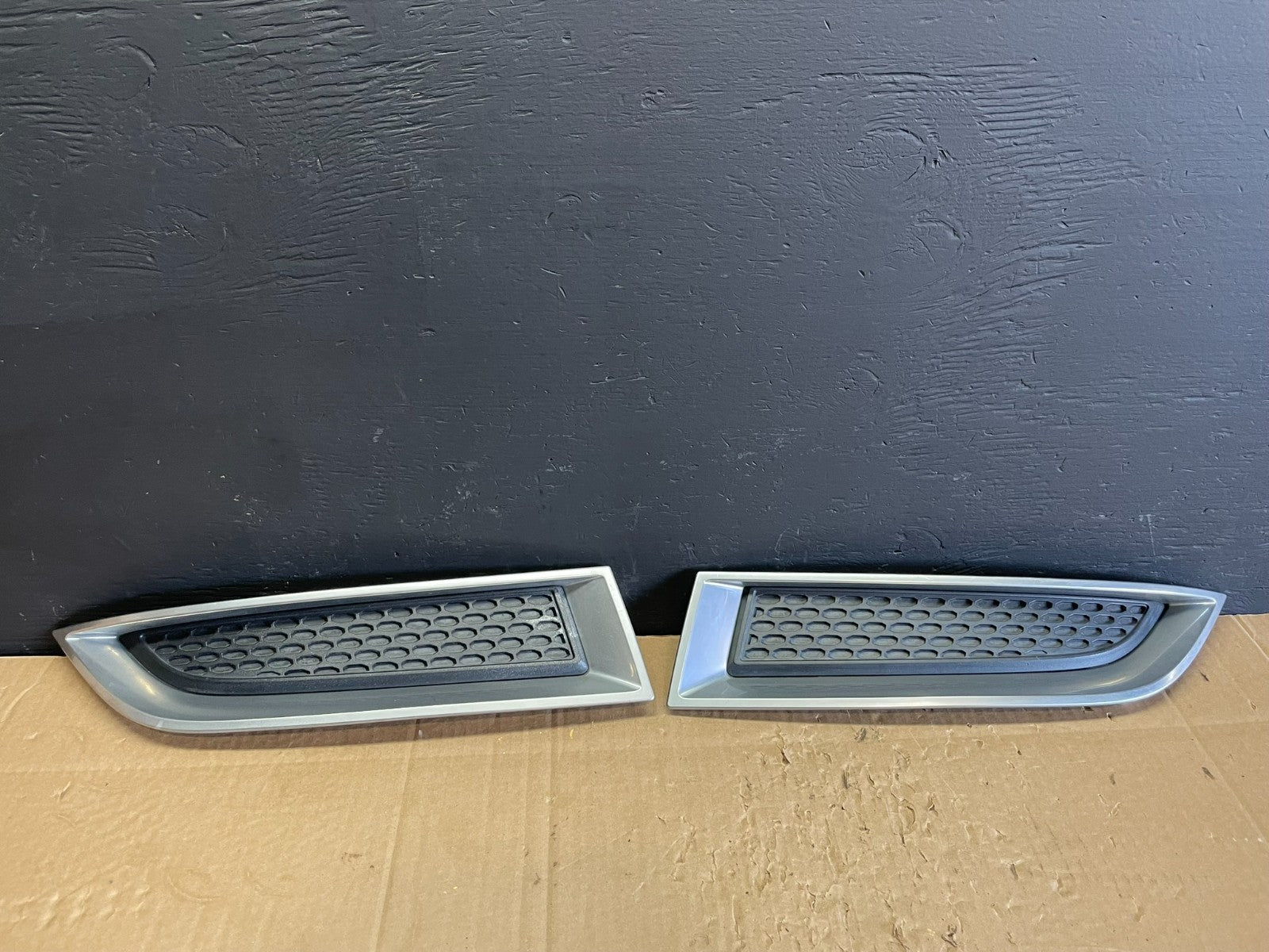 2013 to 2016 GMC Acadia Front Bumper Left+Right Set Grille Cover AB3243 DG0
