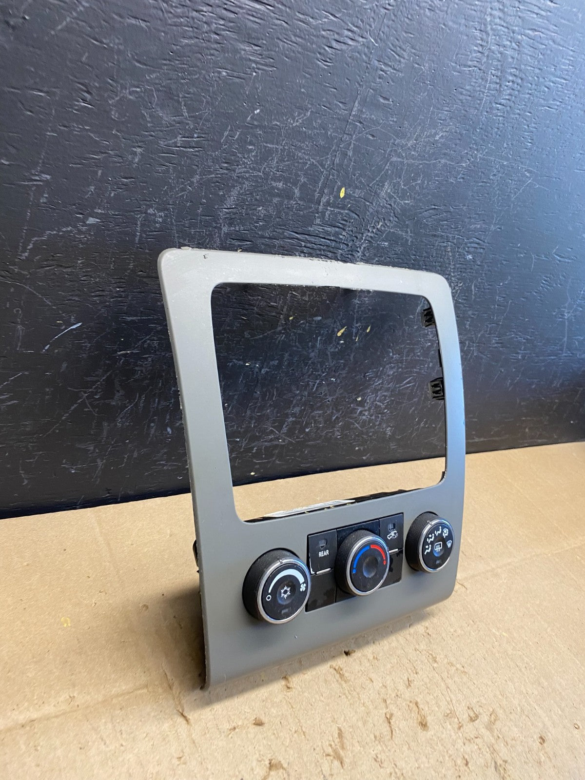 2013 to 2017 Chevrolet Traverse Radio Bezel Ac Heater Climate Control AC4764 DG5