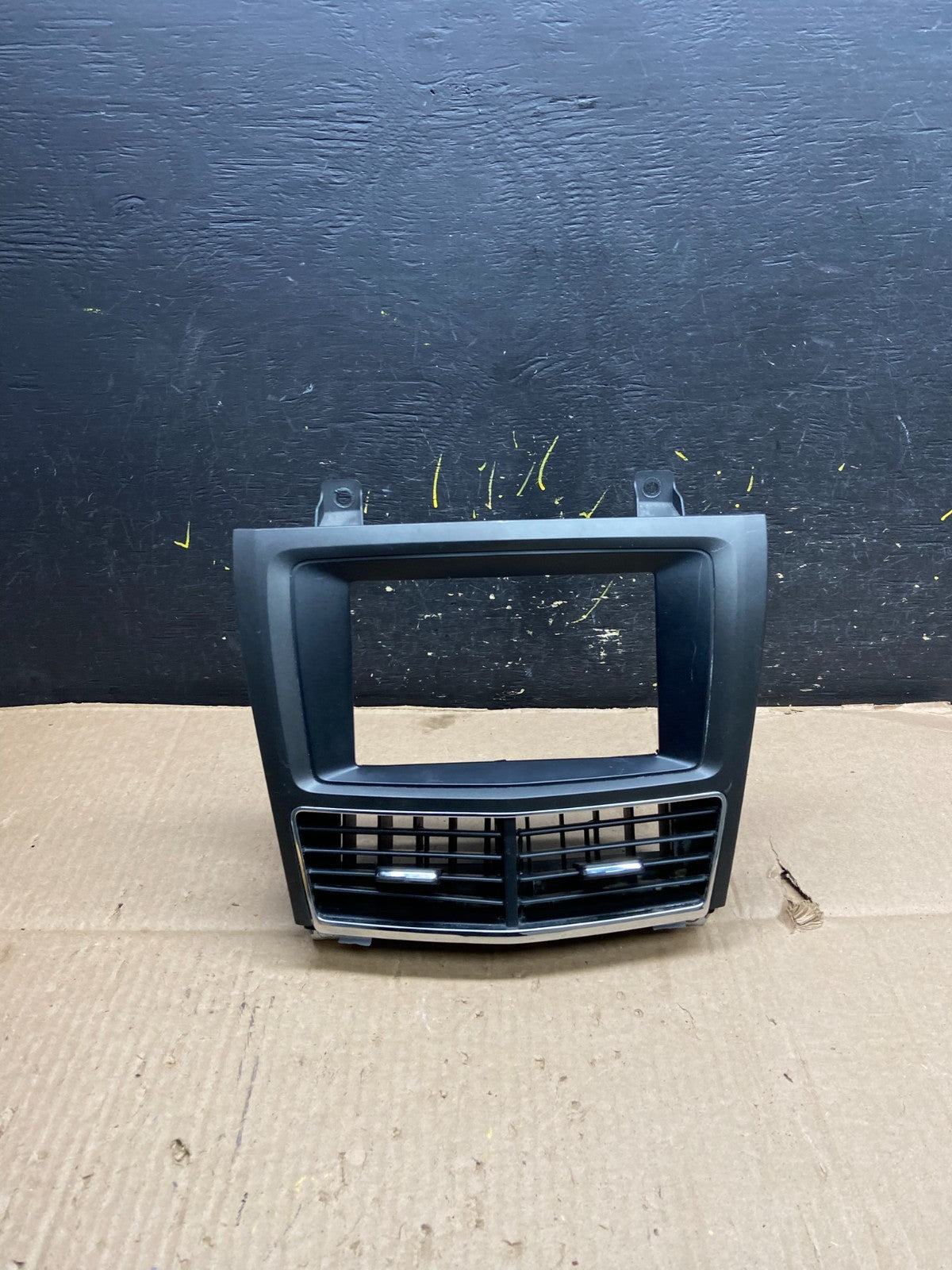 2010 - 2012 Lincoln Mkt Center Dash Gps Radio Bezel Panel Air Vent OEM Y2551 DG0