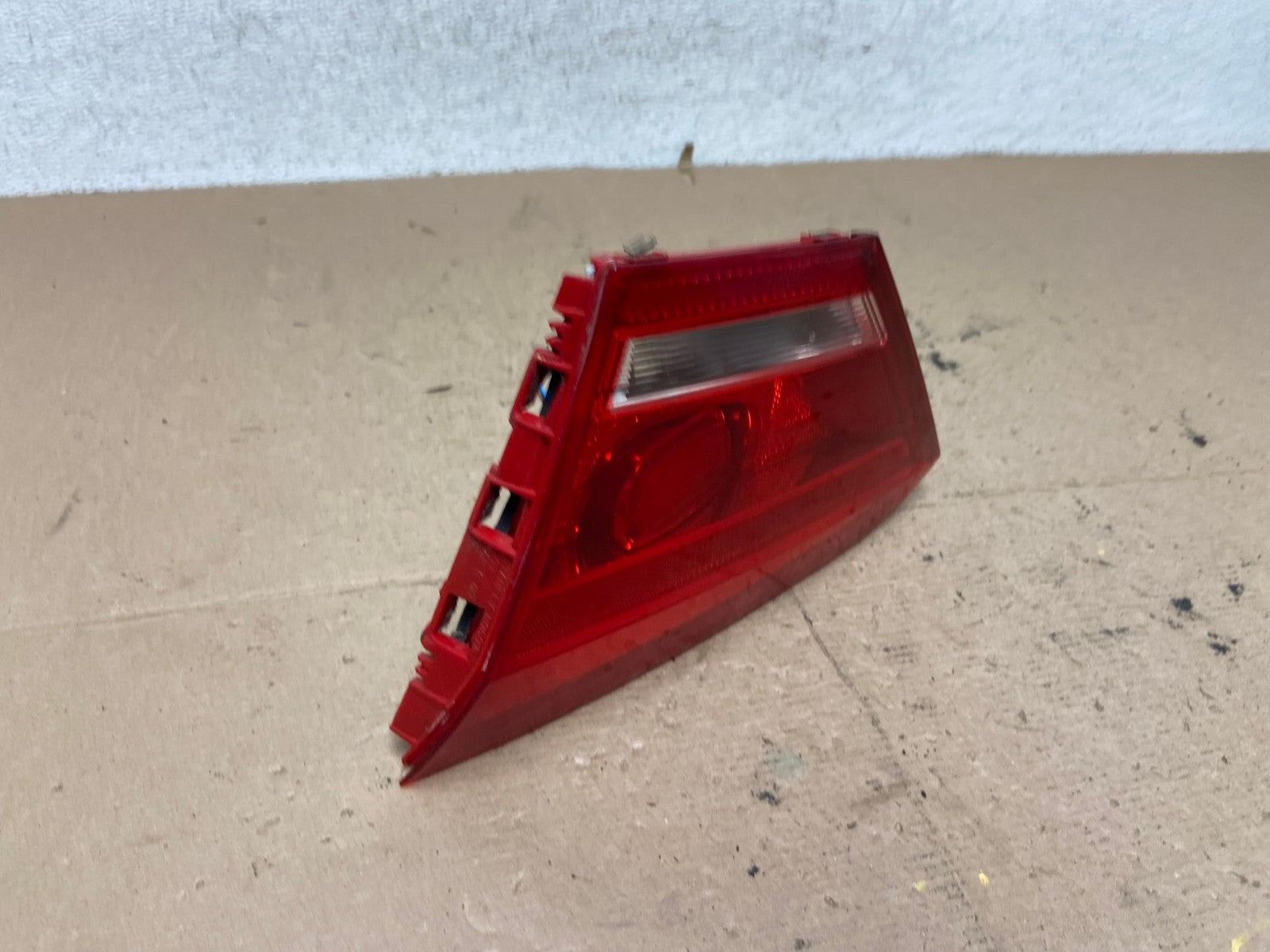2012 to 2015 Volkswagen Passat Right Passenger Tail light inner AF5052 LK2