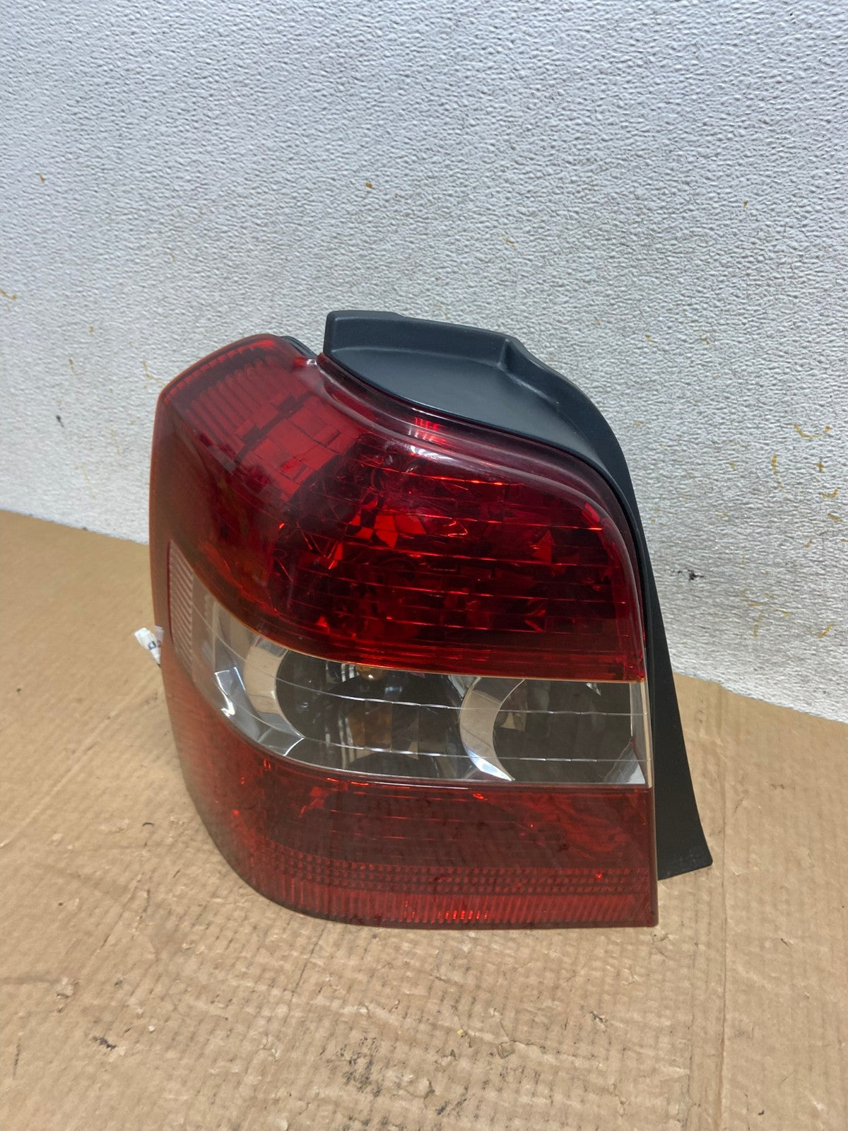 2004-2007 Toyota Highlander Left Driver LH Side Tail Light AI6742 LK0
