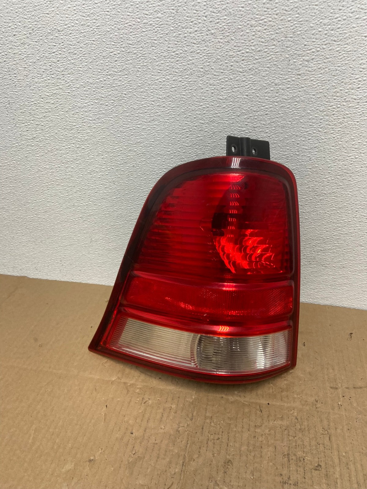 2004 to 2007 Ford Freestar Left Driver LH Side Tail Light Oem AB8244 LK0