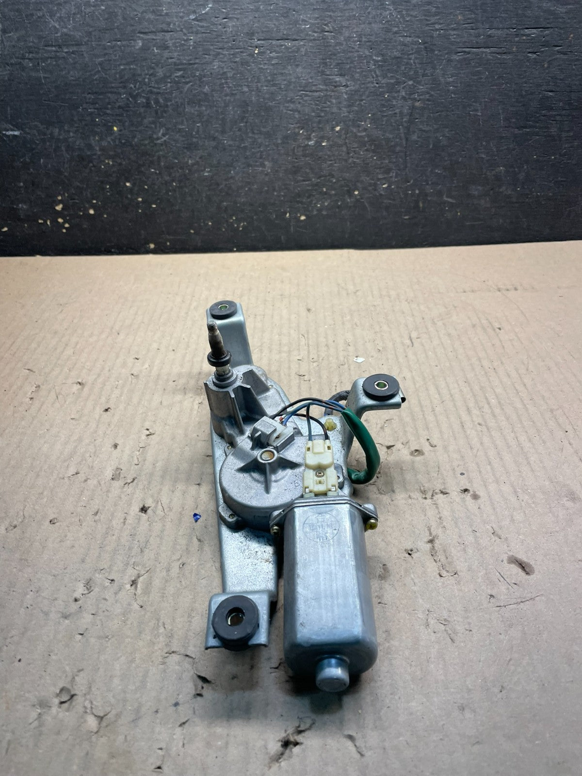2000 to 2003 Subaru Forester Rear Wiper Motor X0530 DG4