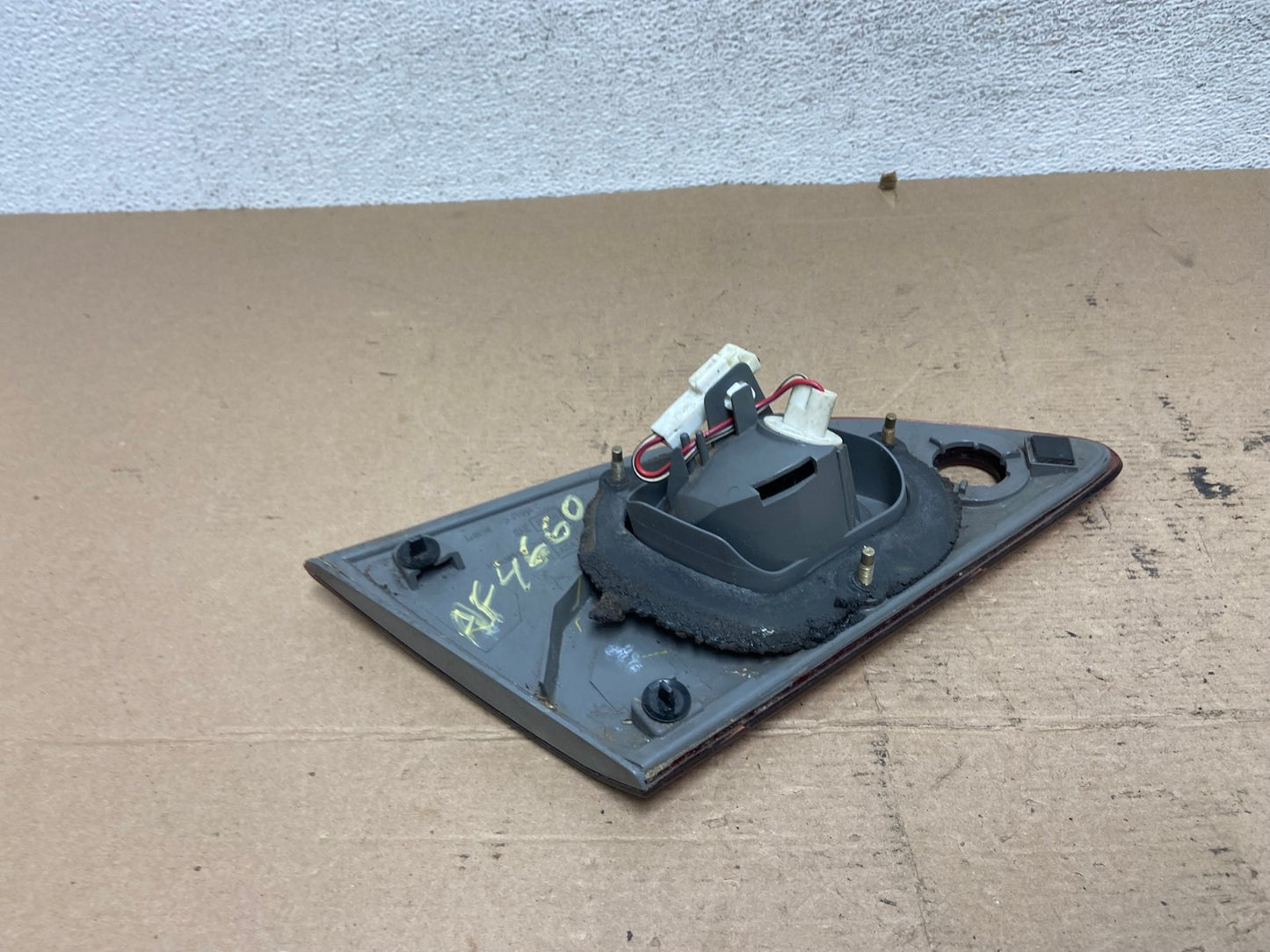 2001 2002 Toyota Corolla Right Passenger RH Side Inner Tail light AF4660 LK5
