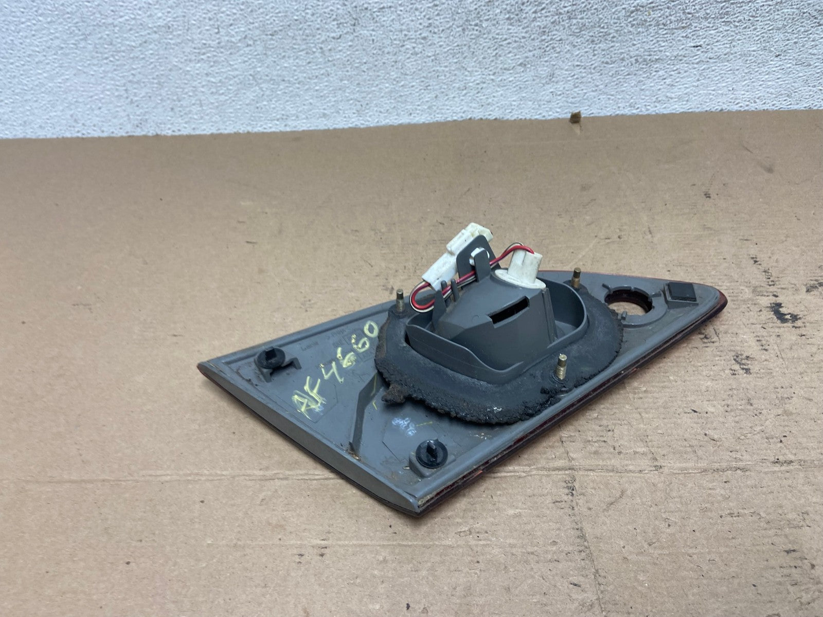 2001 2002 Toyota Corolla Right Passenger RH Side Inner Tail light AF4660 LK5