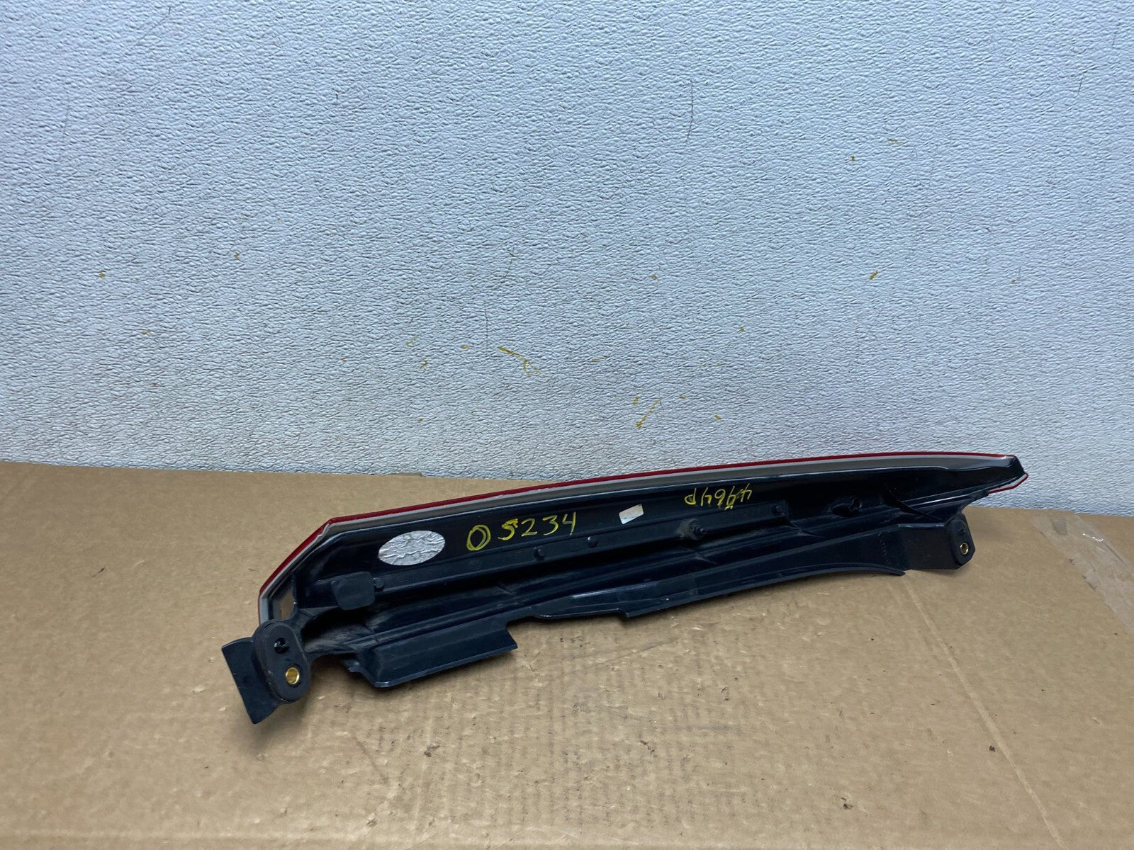 2003 to 2006 Volvo XC90 Right Passenger Side Upper Tail Light OEM O5234 DW7