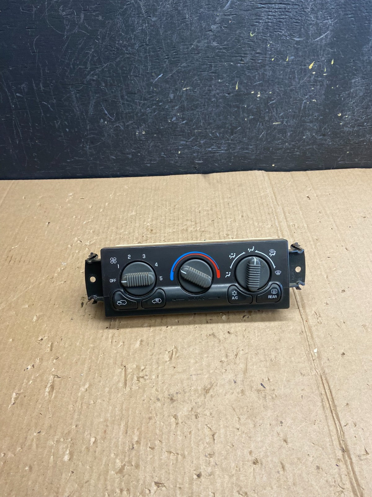 1999-2001 Chevrolet Tahoe AC Climate Control HVAC Rear Window Defogger AE3999 DG0