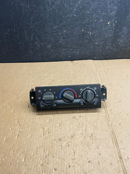 1999-2001 Chevrolet Tahoe AC Climate Control HVAC Rear Window Defogger AE3999 DG0