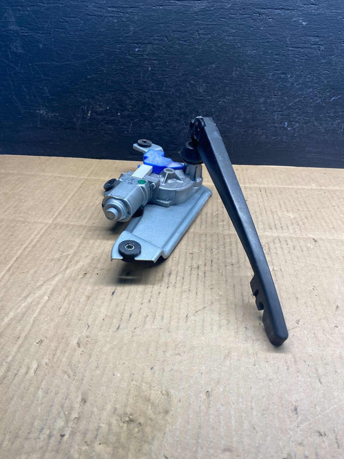 2015 to 2018 Subaru Outback Legacy Window Windshield Wiper Motor Linkage AD50772