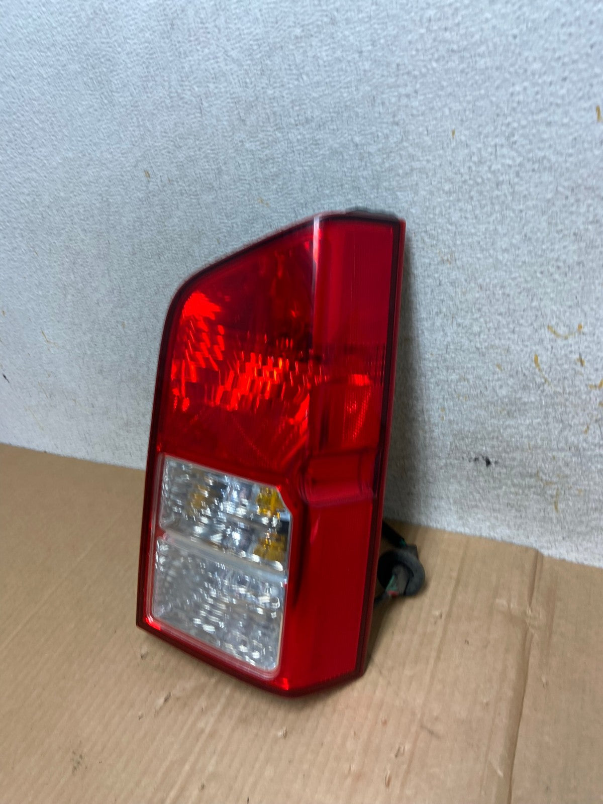 2005 to 2012 Nissan Pathfinder Right Passenger RH Side Tail Light AI5736 LK1