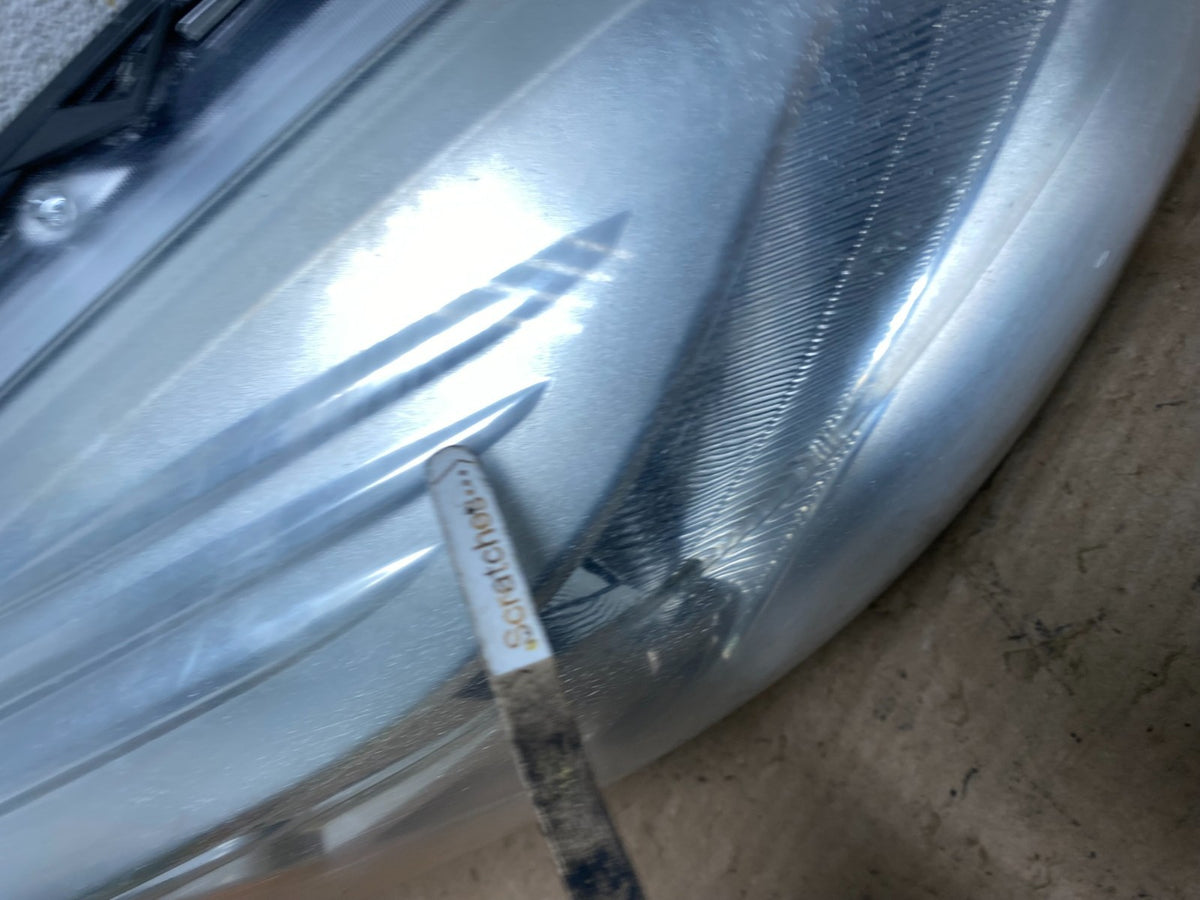 2013 - 2016 Ford Escape Headlight Right Passenger RH Side Halogen AI1003 DW3