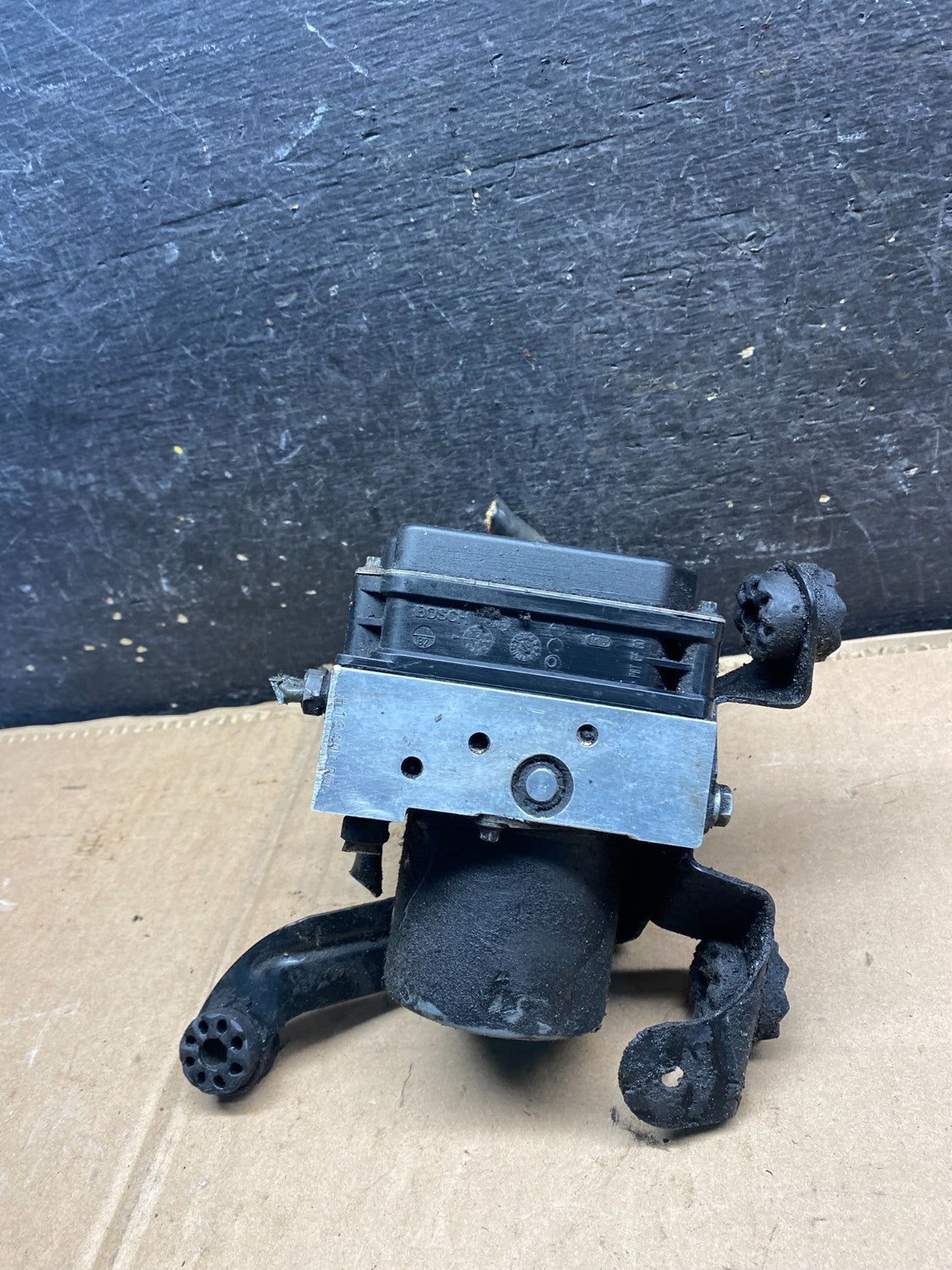 2004 to 2006 BMW X5 ABS Anti-Lock Brake Pump Module t2638 DG2