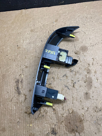 2004 to 2010 Toyota Sienna Left Side Climate Switches Bezel Trim OEM Z7376 DG2