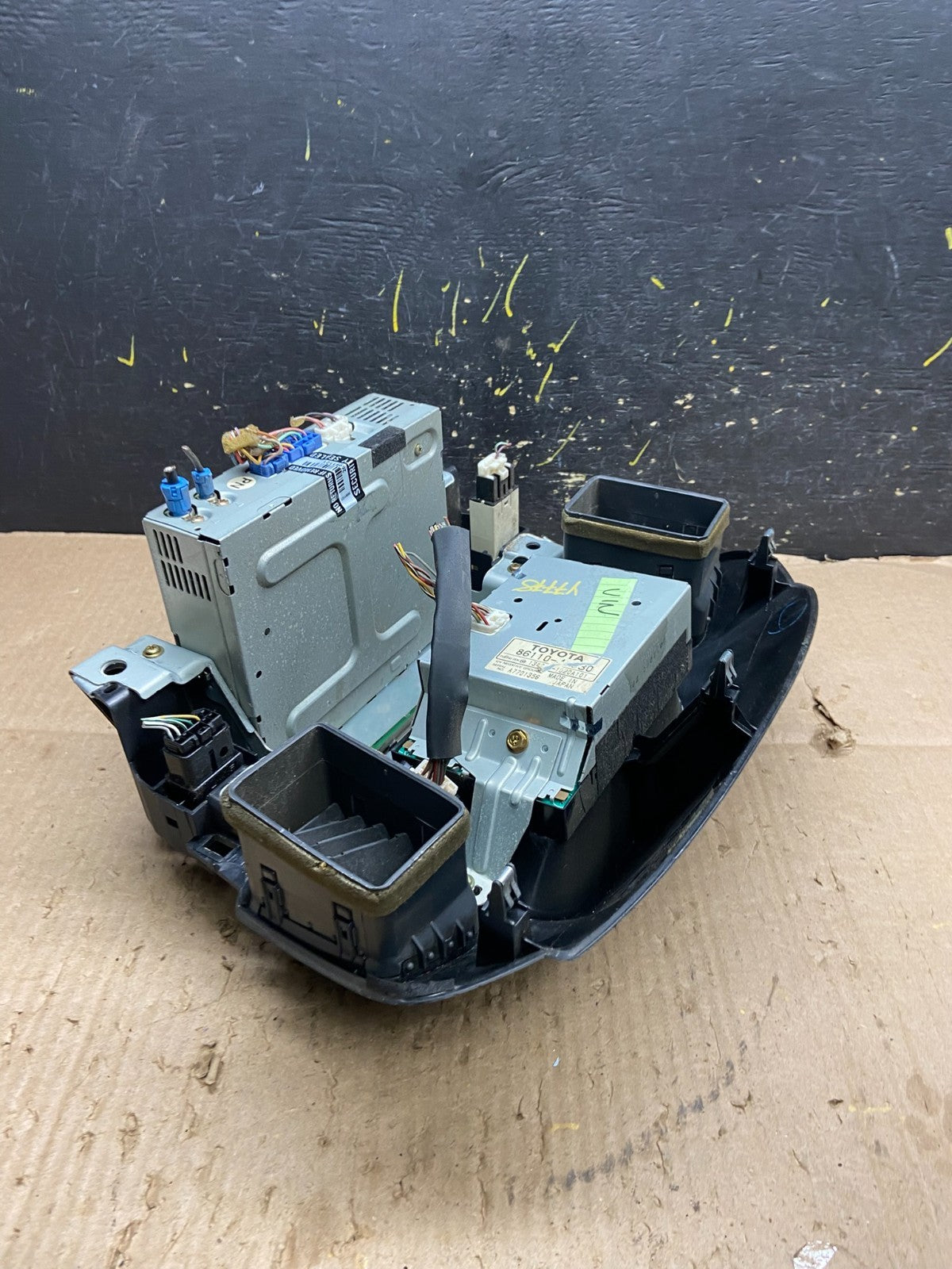 2001 to 2003 Lexus Rx300 Radio Receiver Head Unit + Bezel Surround Y7778 DG5