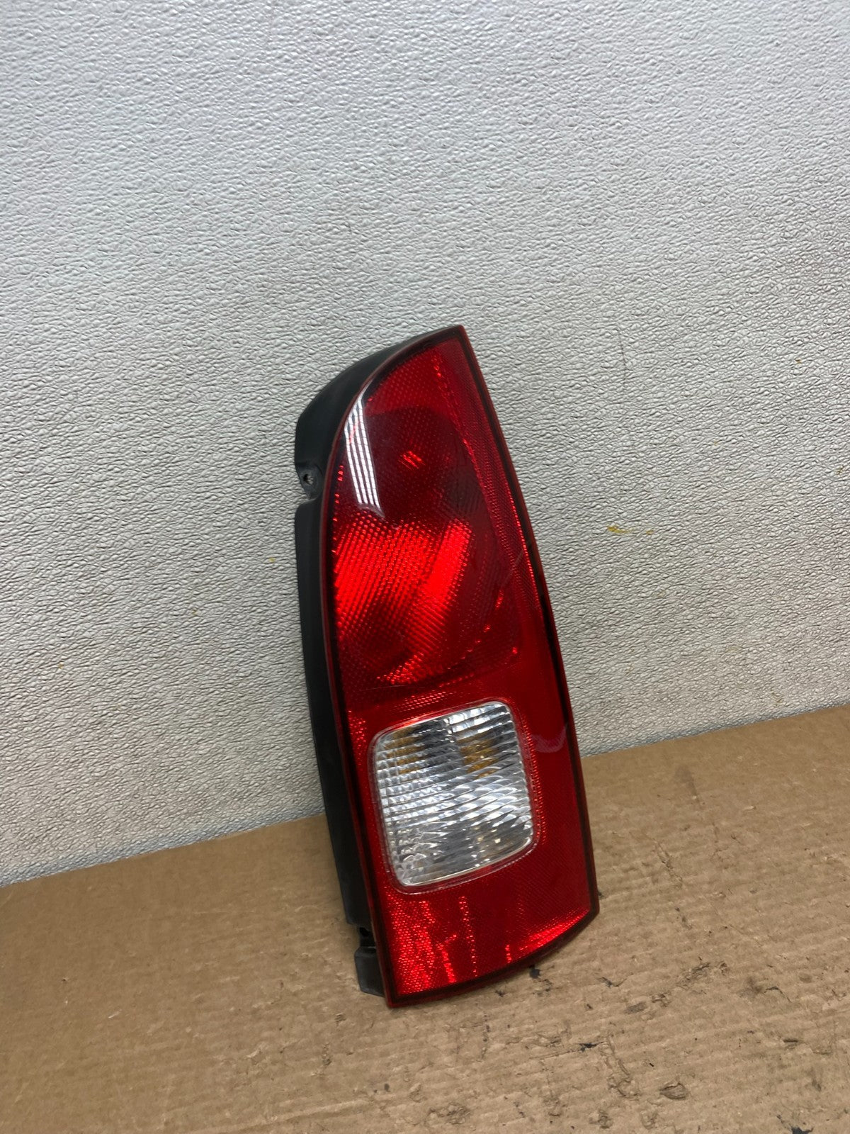 2001 to 2002 Nissan Quest Right Passenger Rh Side Tail Light OEM Z3749 PS2