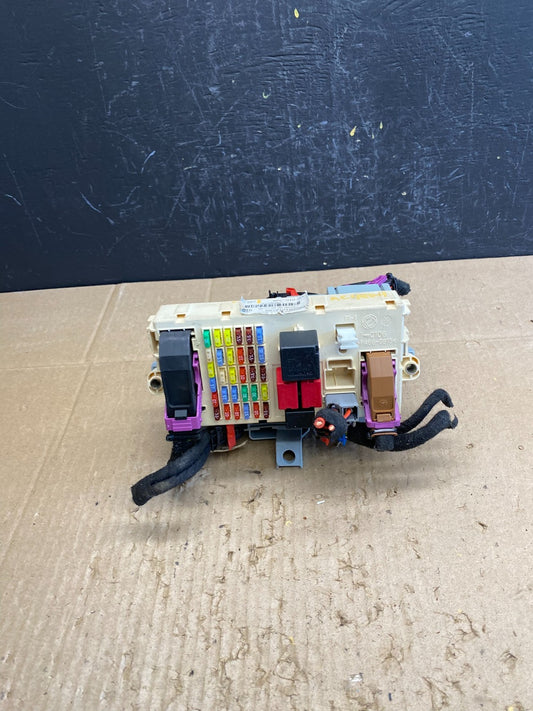 03-19 Maserati Quattroporte M139 GranTurismo M145 Front Relay Fuse Box AC48090