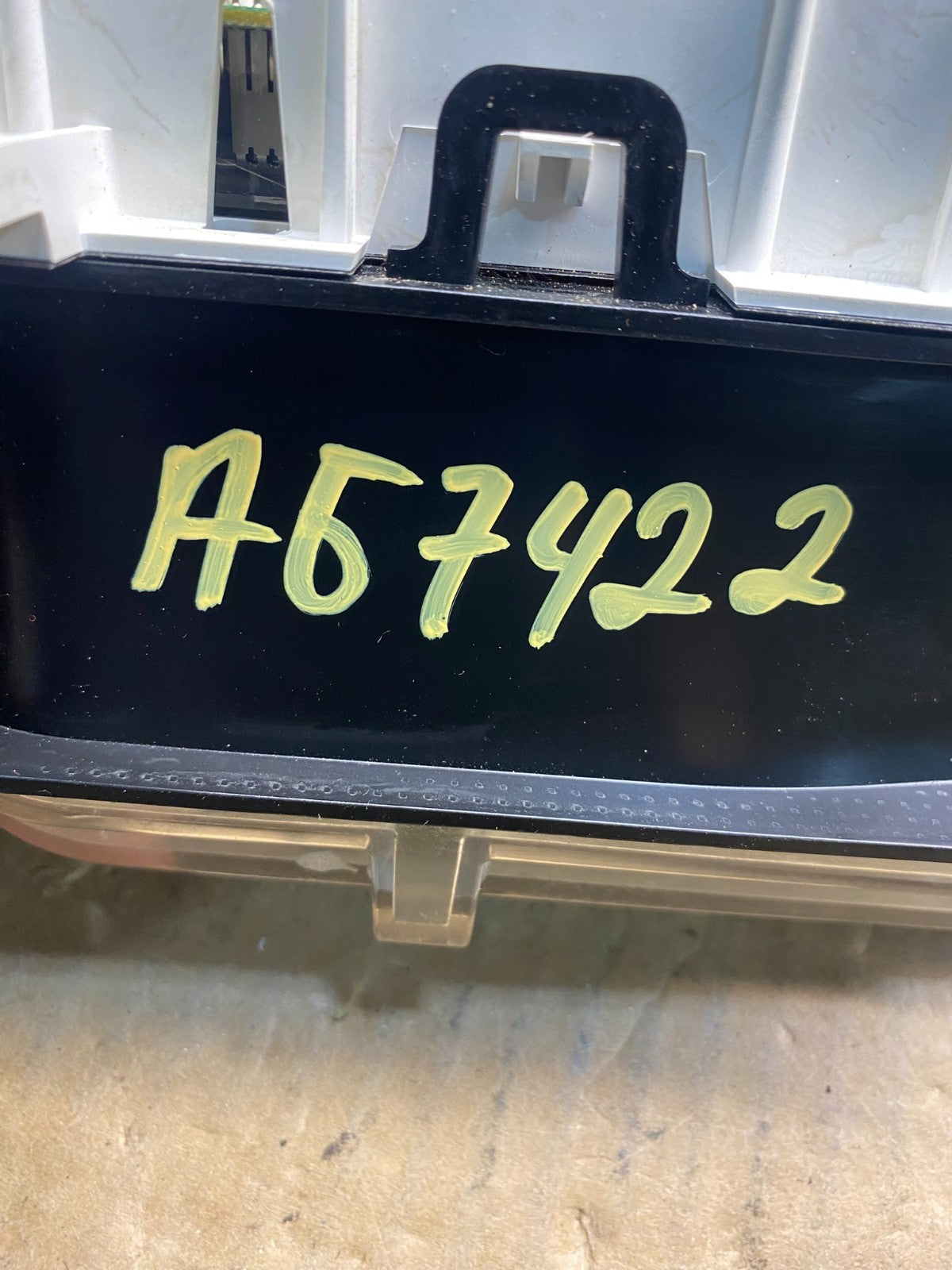 2006 Ford E350 Gauge Speedometer Cluster AG7422 DG6