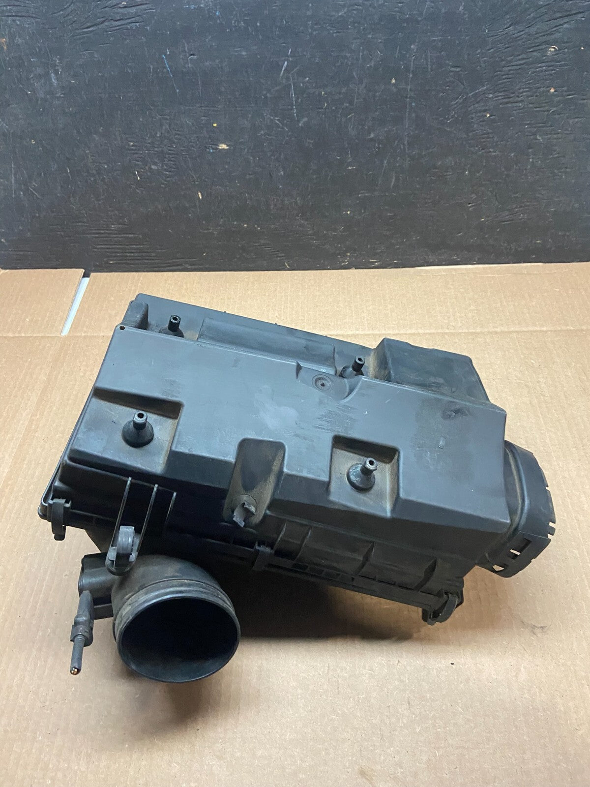2007 to 2010 BMW X5 Air Intake Cleaner Filter Housing Box OEM J13923
