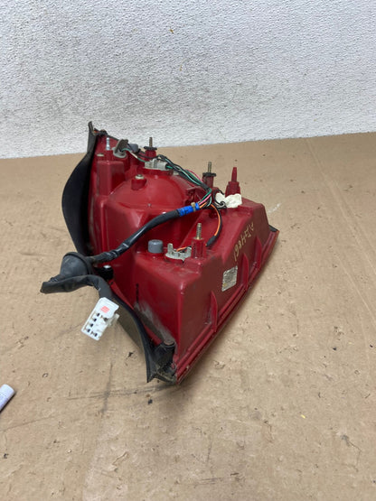 2004 2005 2006 Hyundai Elantra Sedan Left Driver LH Tail Light AG4681 LK6