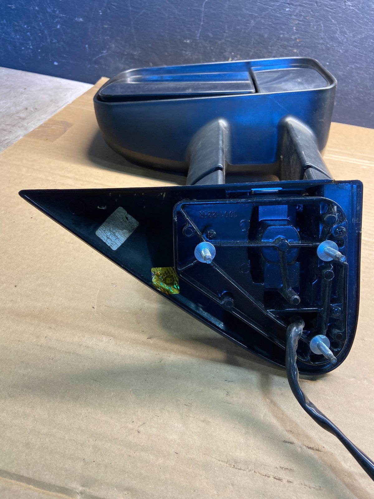2003-2006 Chevrolet Silverado Sierra Right Passenger Tow Door Mirror AE4708 DW4