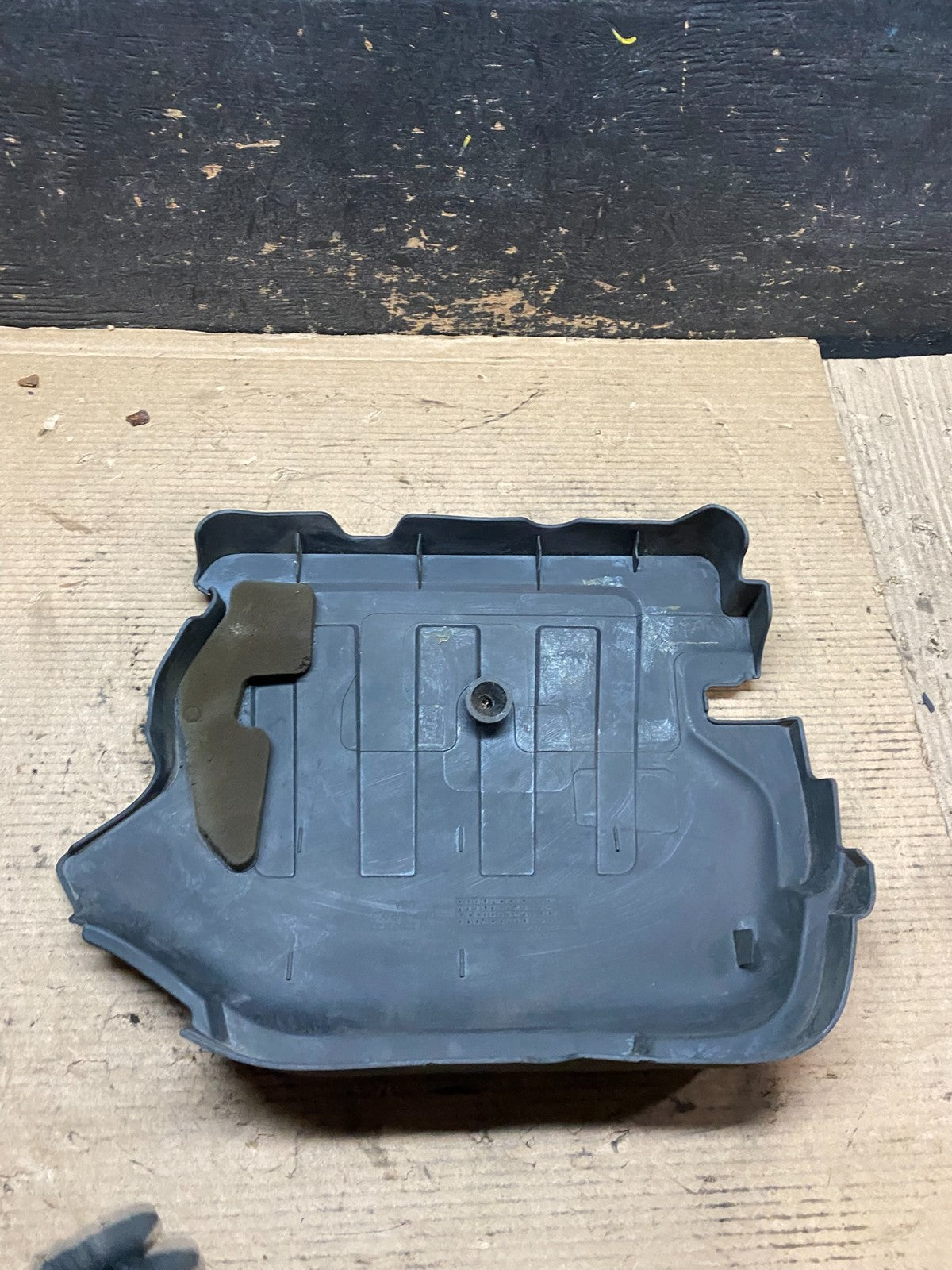 2008 to 2012 Chevrolet Malibu Engine Cover Plastic Motor Shield V9436 DG5
