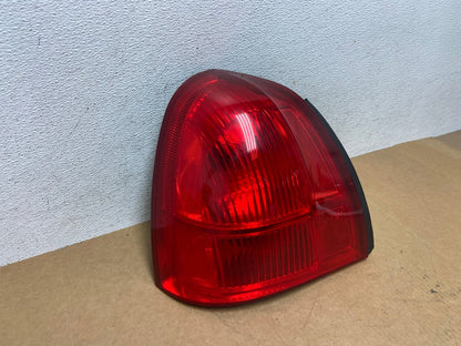 2003 to 2011 Lincoln Town Car Left Driver Lh Side Tail Light AE3009 LK2
