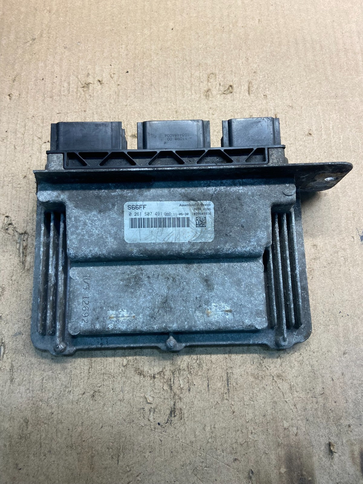 2011 2012 Ford Van E150 E250 5.4L Engine Control Module Unit ECU Z8862 DG0