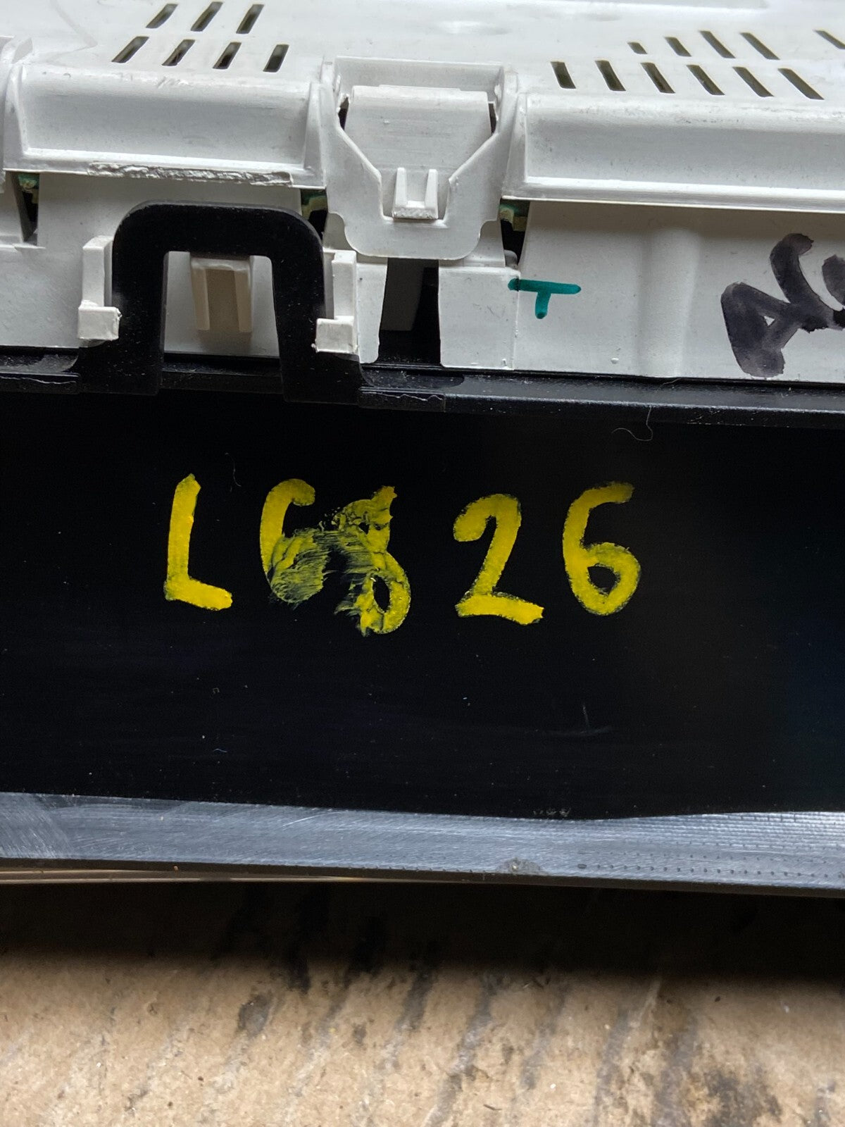 2005 to 2012 Nissan Pathfinder Speedometer Cluster Gauge L6826 DG7