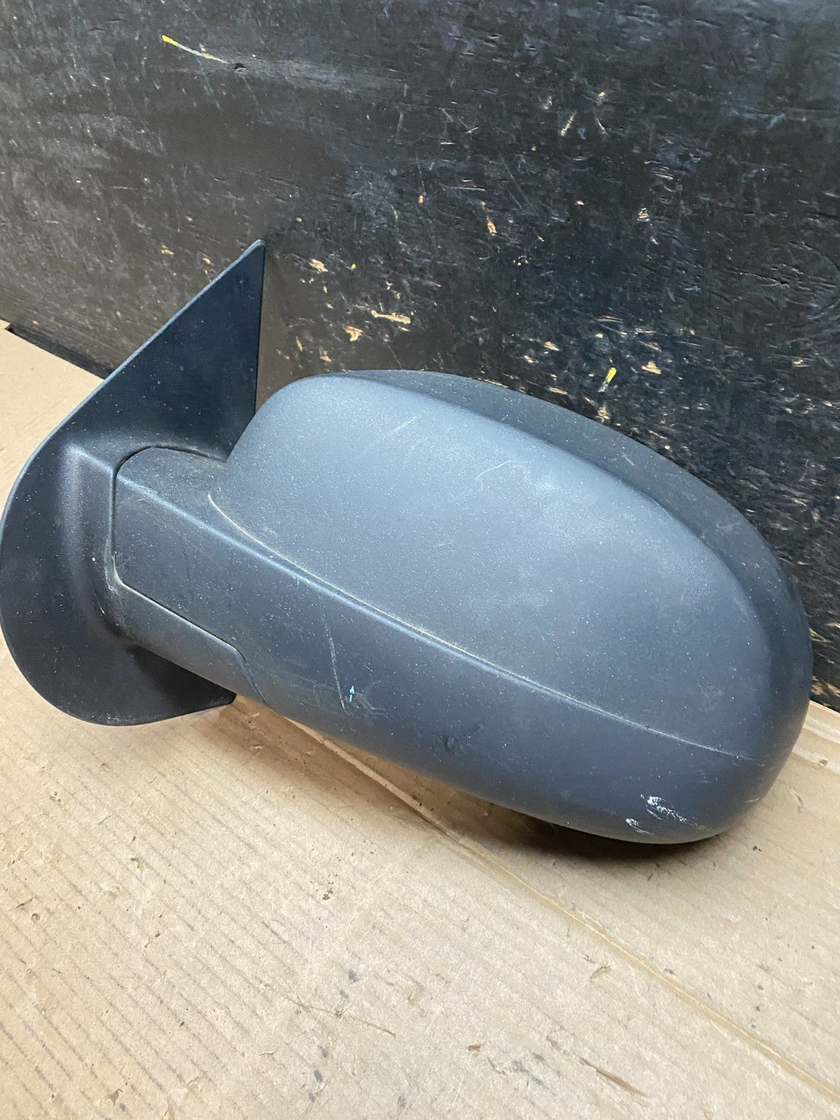 2007-2014 Chevrolet Tahoe Silverado Suburban LH Driver Mirror V2687 DG1