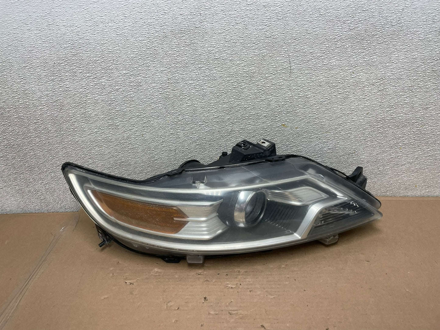 2010 2011 2012 Ford Taurus Right Passenger RH Halogen Headlight OEM AA9955 DW0