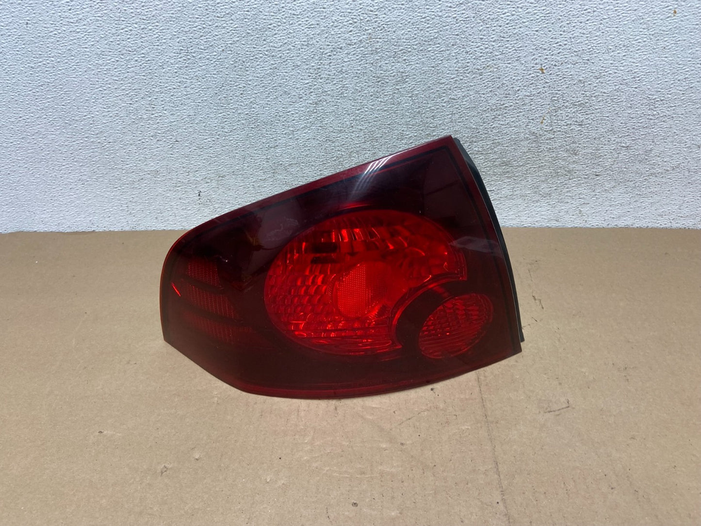 2004 - 2006 Nissan Sentra SE R SE-R SPEC Left Driver LH Tail Light AG4575 DW0