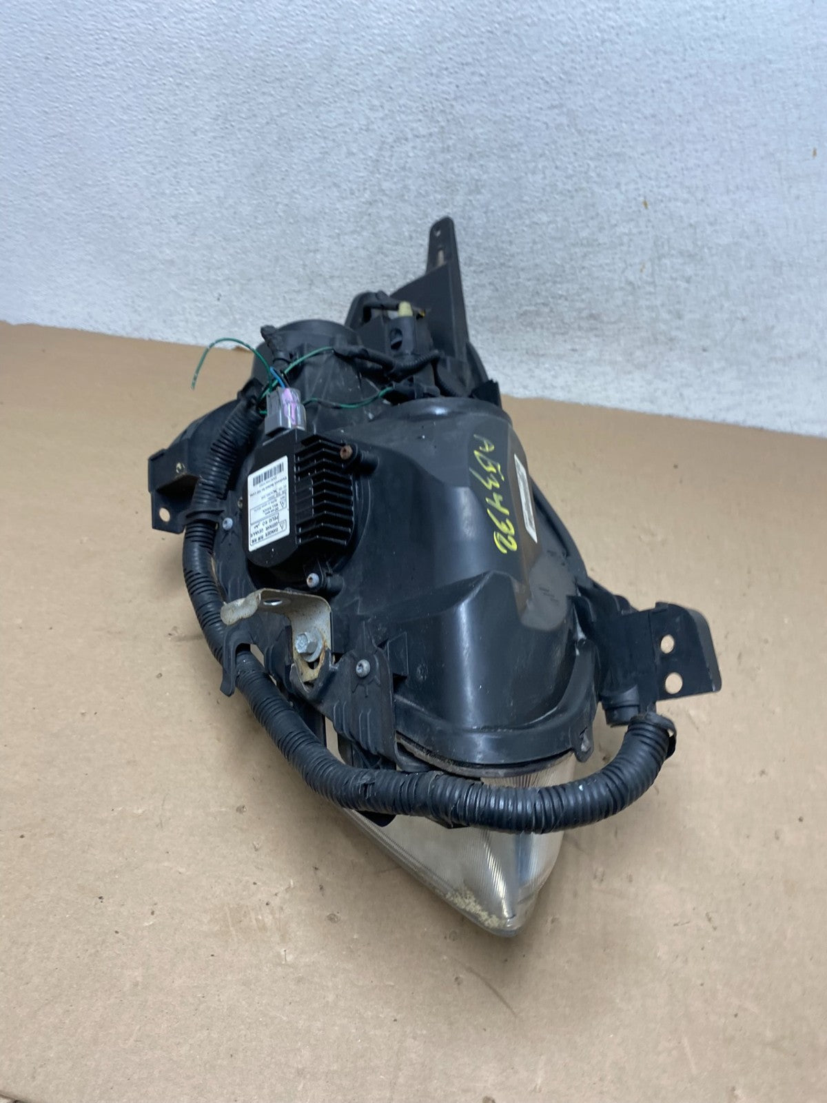 Sedan 2010 2011 2012 Nissan Altima Left Driver XENON Headlight AG3432 DW6