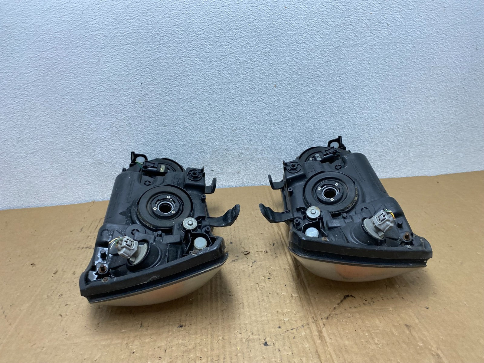 2004 2005 2006 Toyota Highlander Headlights Left+Right Side AC8142 DW11