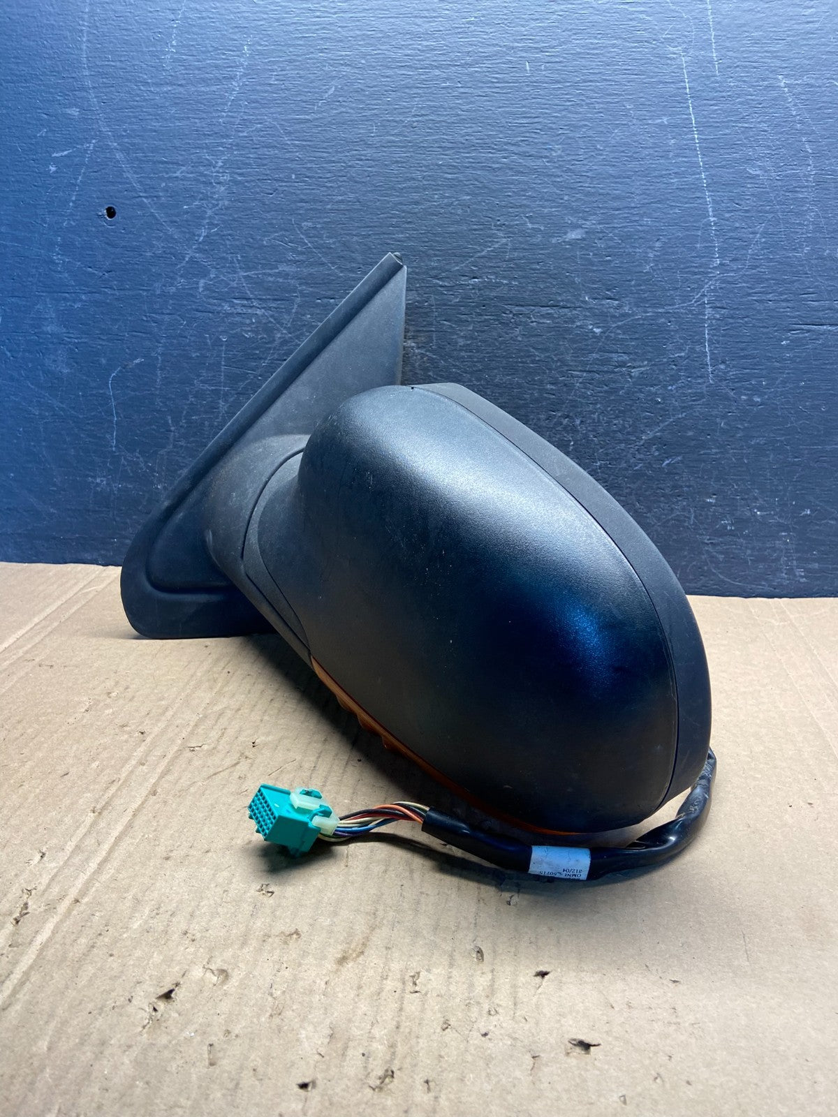 2002 to 2009 GMC Envoy Left Driver LH Door Mirror Turn Signal View AE2358 DW2