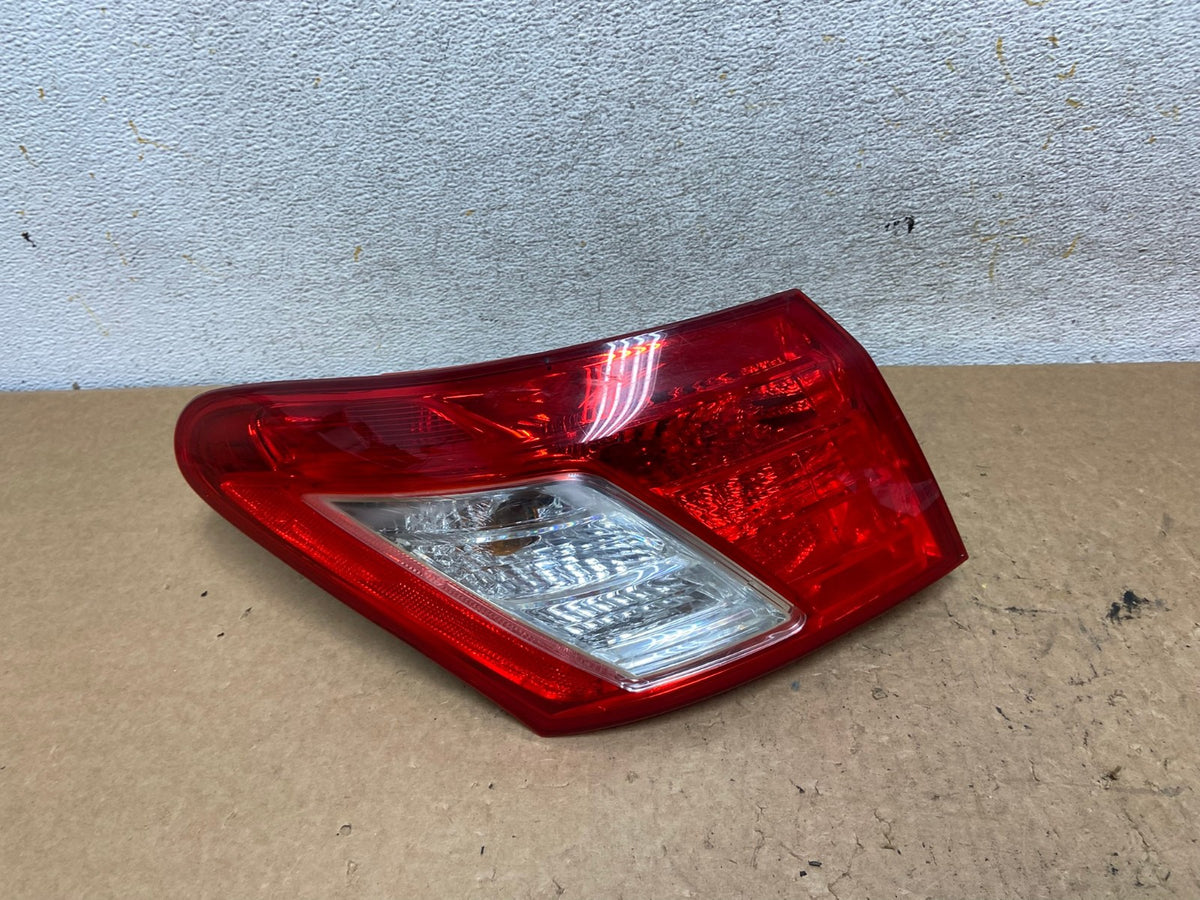 2007 - 2009 Lexus ES350 Left Driver LH Side Tail Light AI3620 LK0