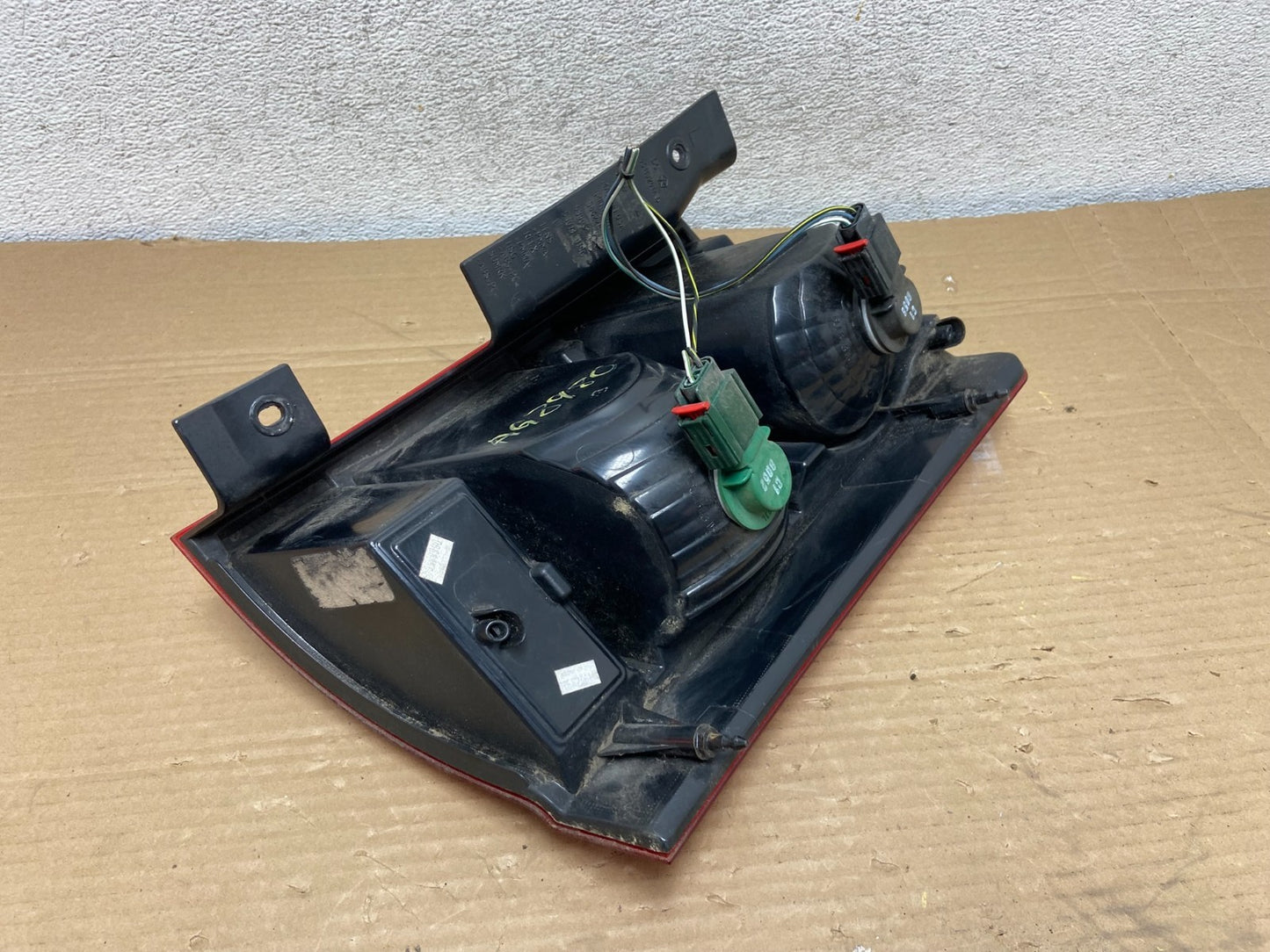 2008-2010 Chrysler Town and Country Left Driver Tail Light AG8980 DW4