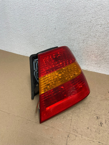 2002 - 2005 BMW 3 E46 Series Right Passenger RH Side Tail Light AF4499 LK2