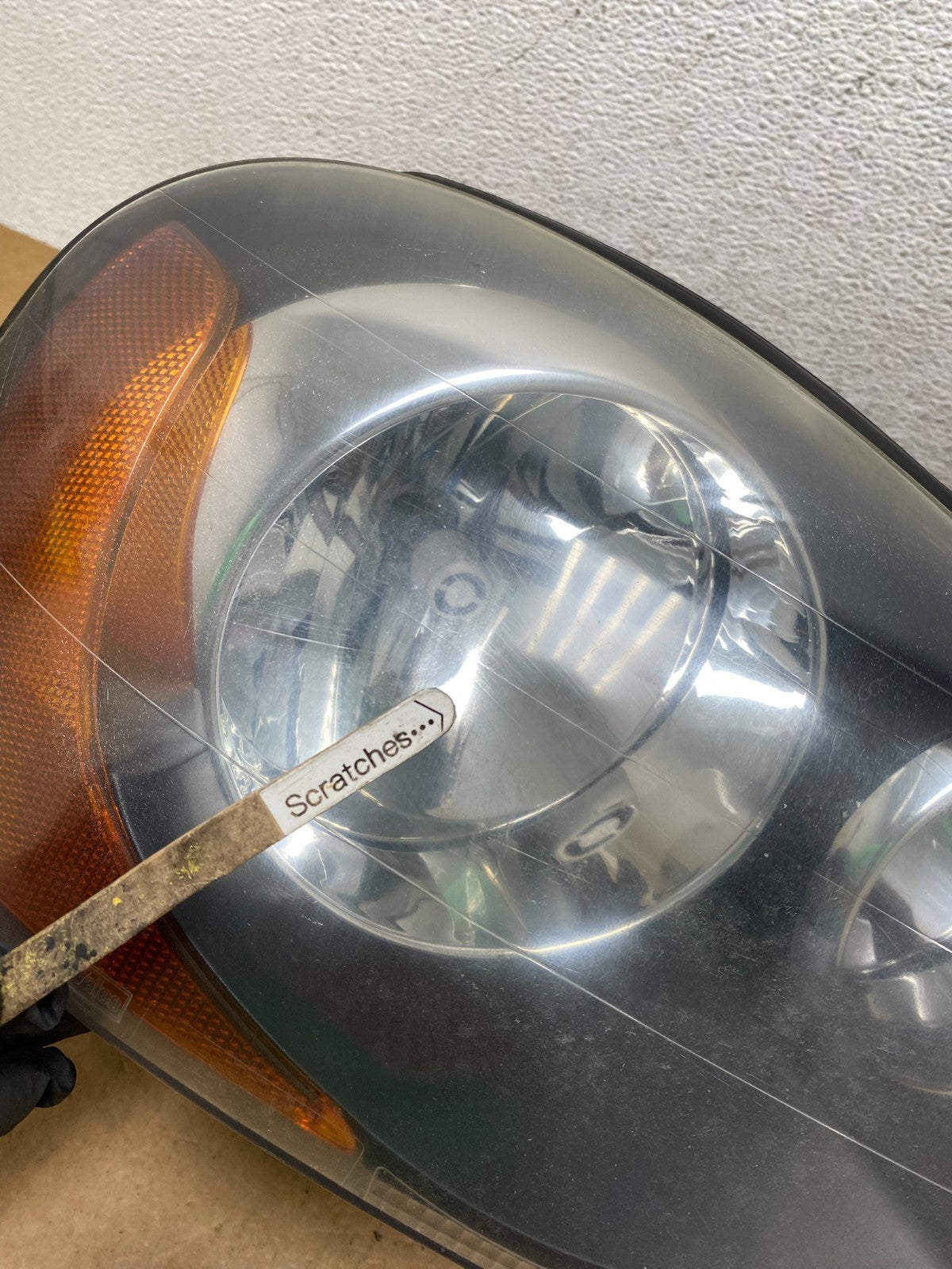 2003 to 2006 Volvo XC90 Right Passenger Rh Side Headlight Halogen AE3251 DW3
