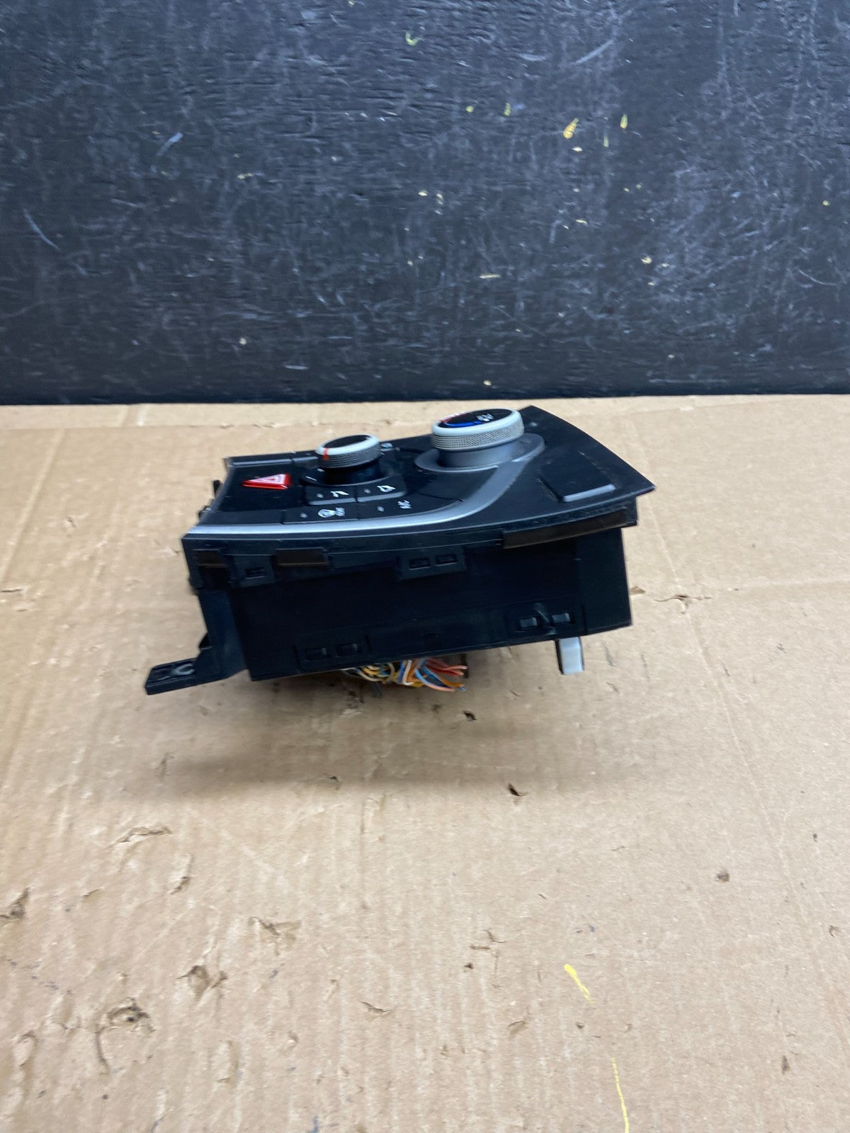 2011 - 2013 Hyundai Elantra Center Heater A/C AC Climate Control Panel AD2229 DG2