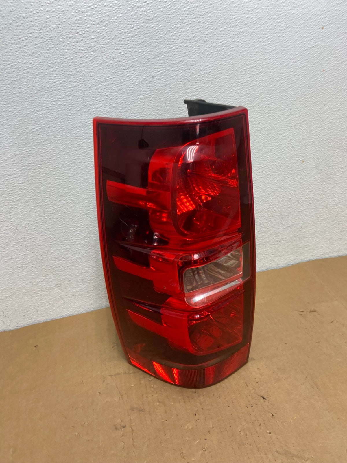 2008-2014 Chevrolet Tahoe Suburban Driver Lh Left Side Tail Light AC8497 DW2