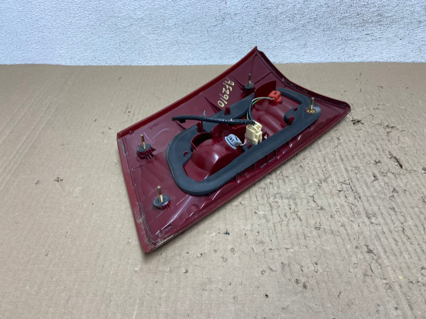 2004 - 2005 Toyota Sienna Left Driver LH Side Inner Tail Light AF2910 LK5