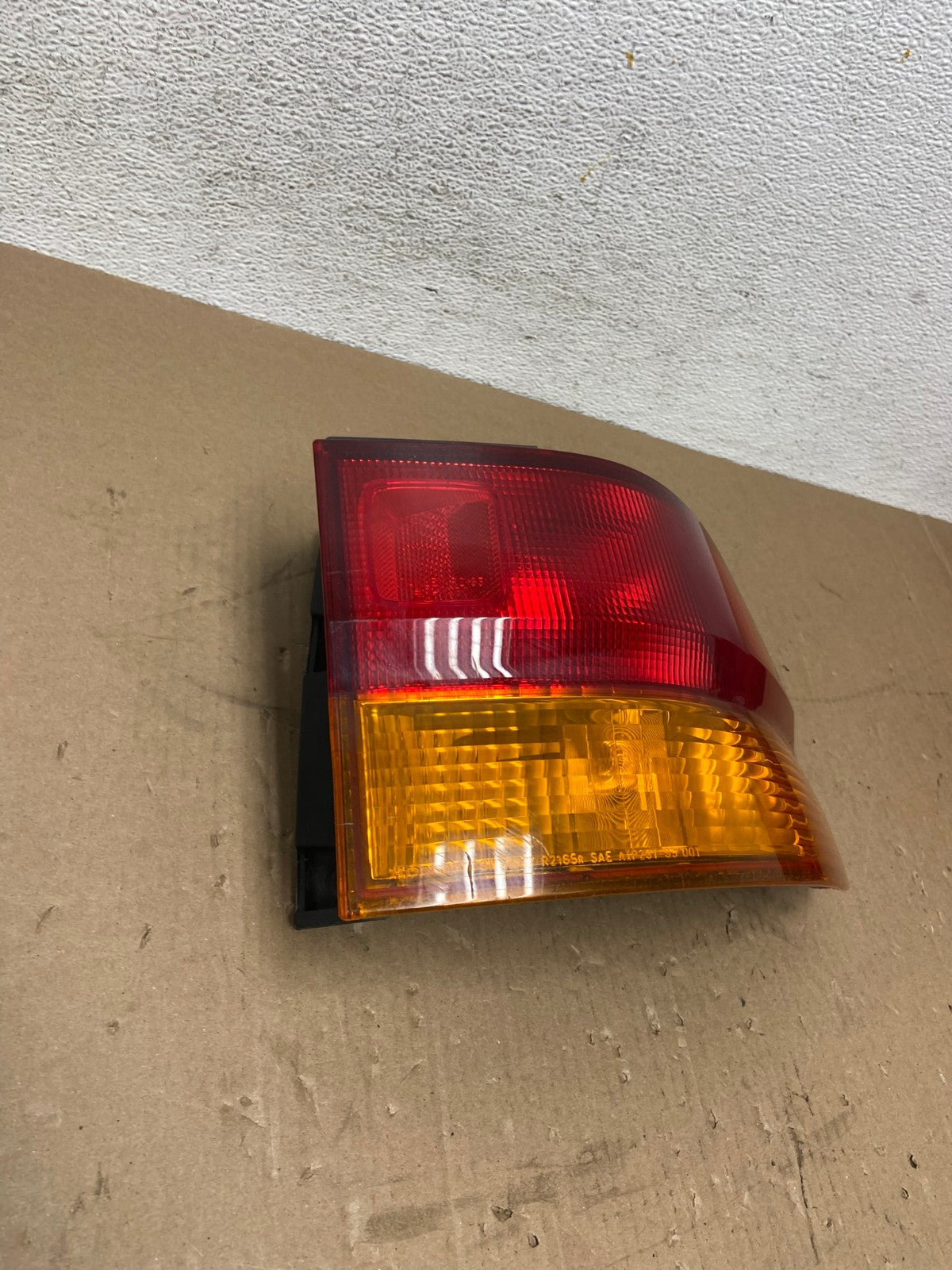 2002 2003 2004 Honda Odyssey Right Passenger Side Tail Light AD7688 LK2