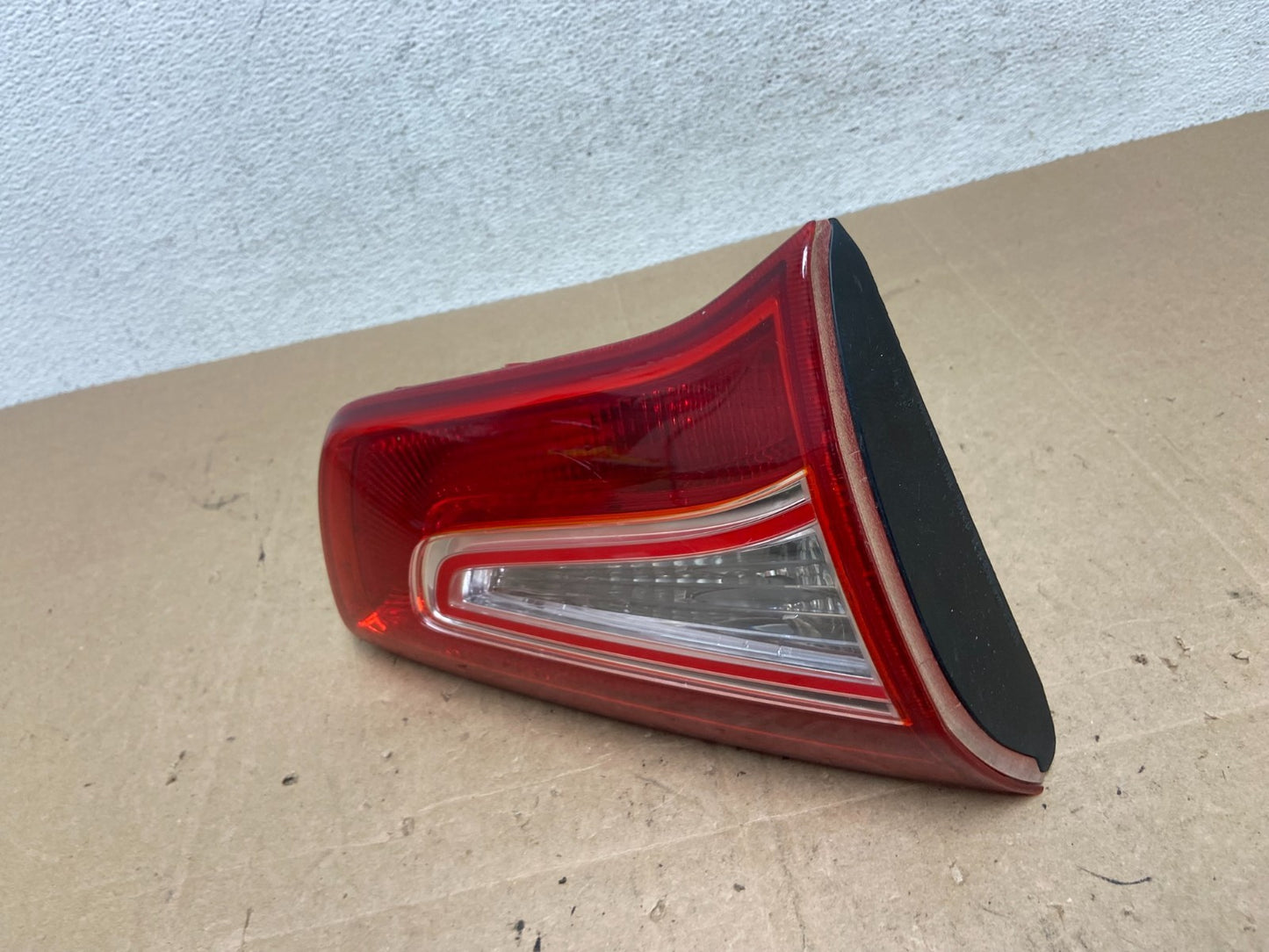 2011 to 2013 Kia Sportage Left Driver LH Side Inner Tail Light ae6050 DG1