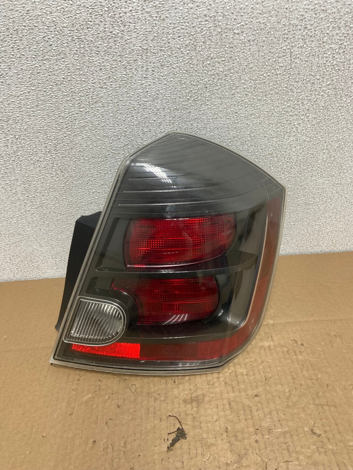 2007 to 2012 Nissan Sentra Right Passenger Rh Black Tail Light Oem AB6281 LK0