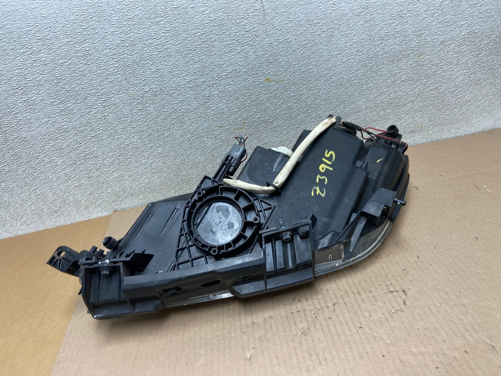 Halogen 2007 to 2009 Mazda CX-7 Right Passenger RH Side Headlight Z3915 DW8