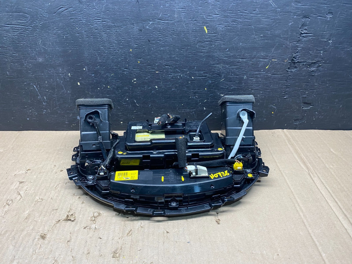 2009 to 2014 Hyundai Genesis A/C Climate Control Screen Bezel Trim N0738 DG5