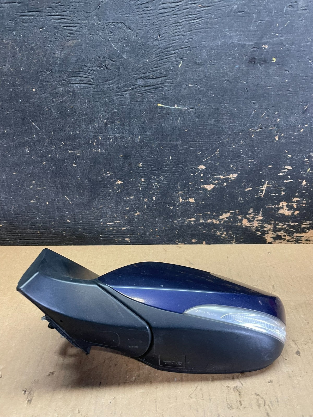 2011-2013 Hyundai Elantra Left Driver View Door Trn Sig Mirror OEM AA2374 MS3